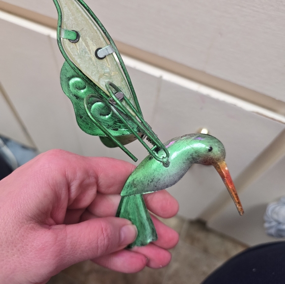 Hummingbird Plant Decoration - Picture 6 of 7